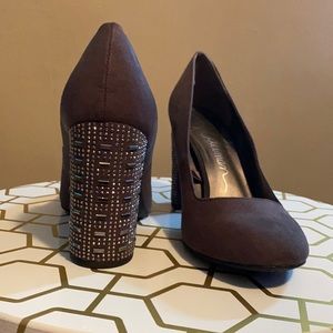 Libby Edelman chunk heel